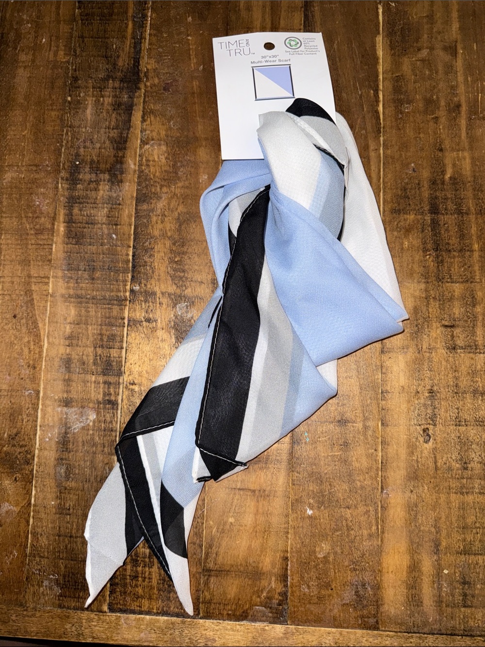 Time & Tru 30” x 30” Multi-Wear Scarf